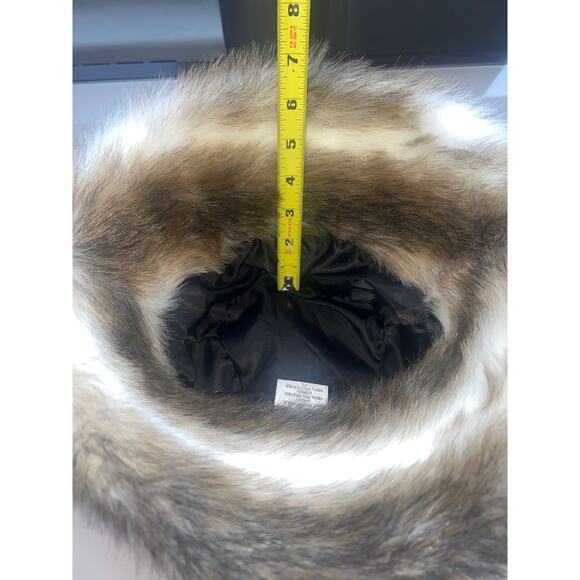 Faux Fur Hat 23”aprox one size 
Faux fur Bucket Hat main image 7